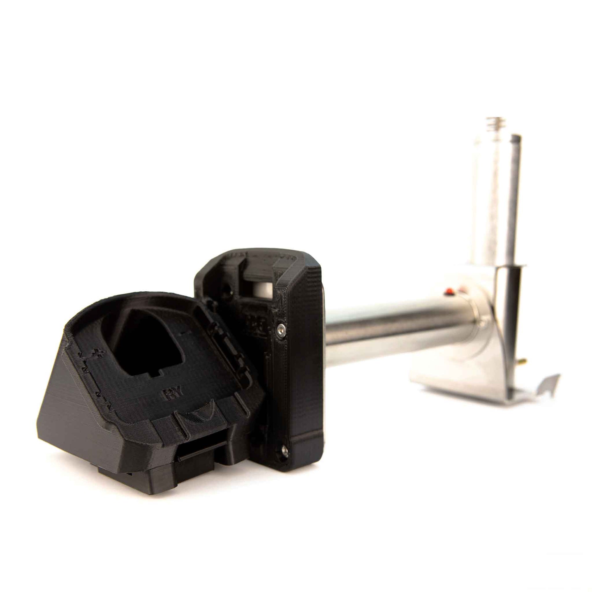 InstantVap DeWalt to Ryobi socket adapter - Varroa Equipment & Products collection by Buzzbee Beekeeping Supplies